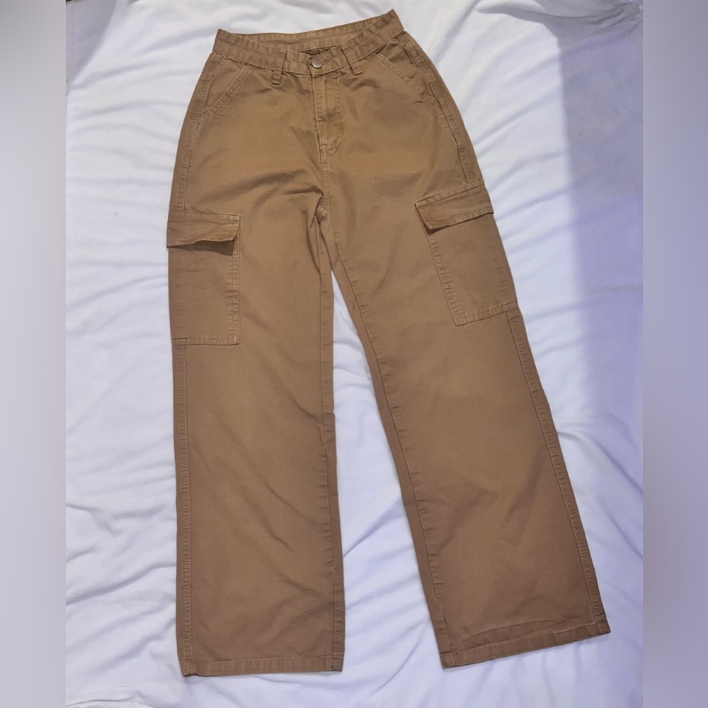 tan brown-ish cargo pants are  a size 2